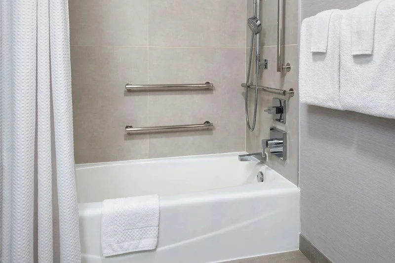 Hotels with jacuzzi in room in Jersey City