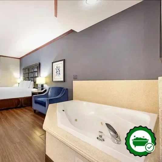 Hotels with jacuzzi in room in King City