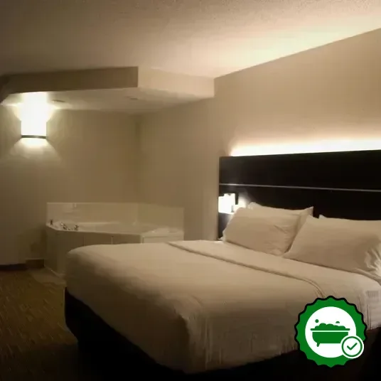 Hotels with jacuzzi in room in Kingsport