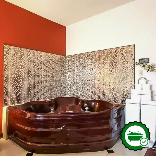 Hotels with jacuzzi in room in Kingsville
