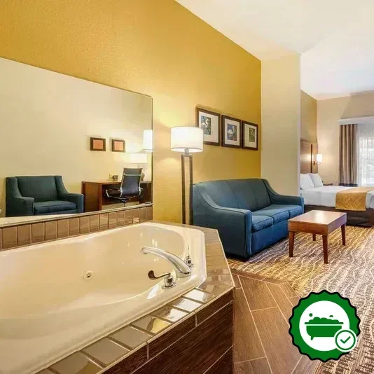 Hotels with jacuzzi in room in Lady Lake