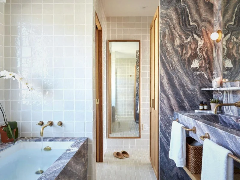 Hotels with jacuzzi in room in Laguna Beach
