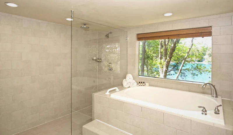 Hotels with jacuzzi in room in Lake Arrowhead