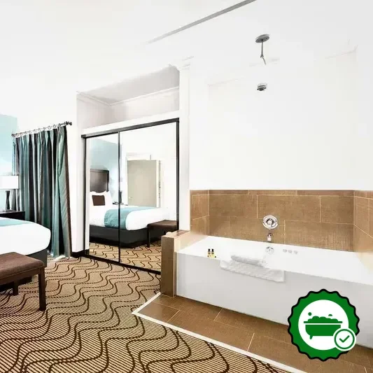 Hotels with jacuzzi in room in Lake Forest