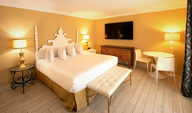 Hotels with jacuzzi in room in Las Cruces