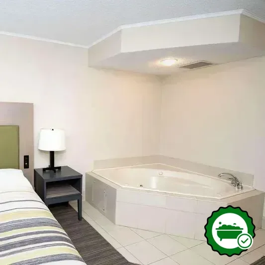 Hotels with jacuzzi in room in Lehighton