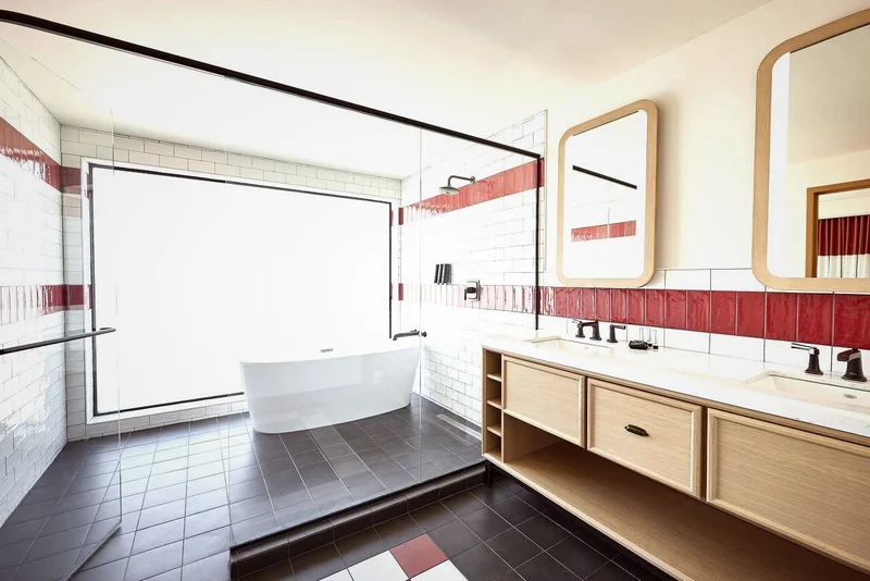 Hotels with jacuzzi in room in Lincoln