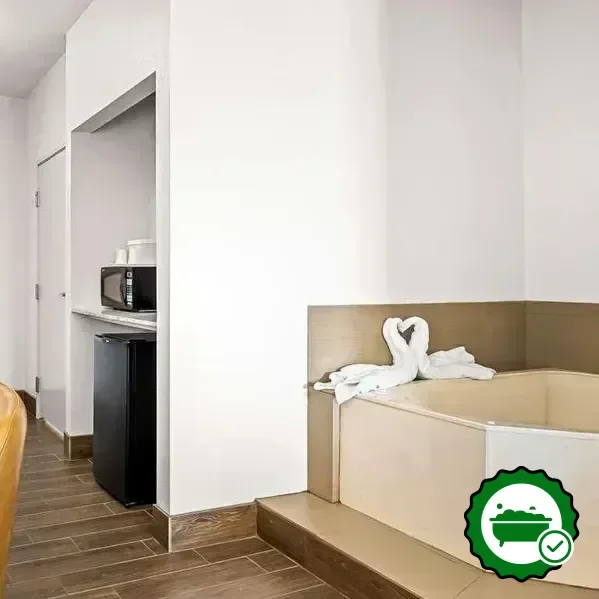 Hotels with jacuzzi in room in Lindale