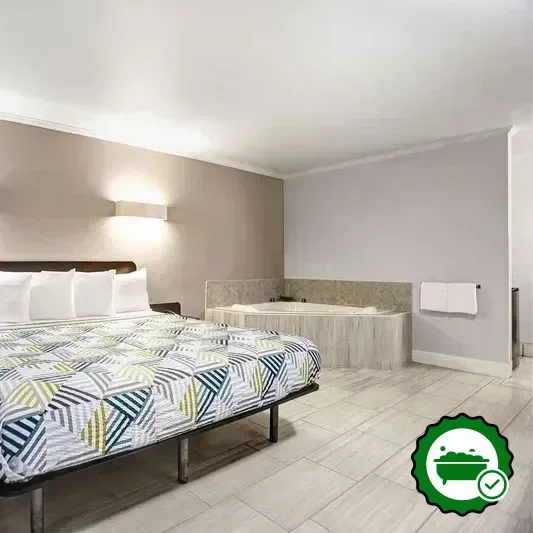Hotels with jacuzzi in room in Lodi