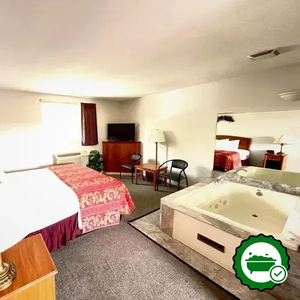 Hotels with jacuzzi in room in Lyons