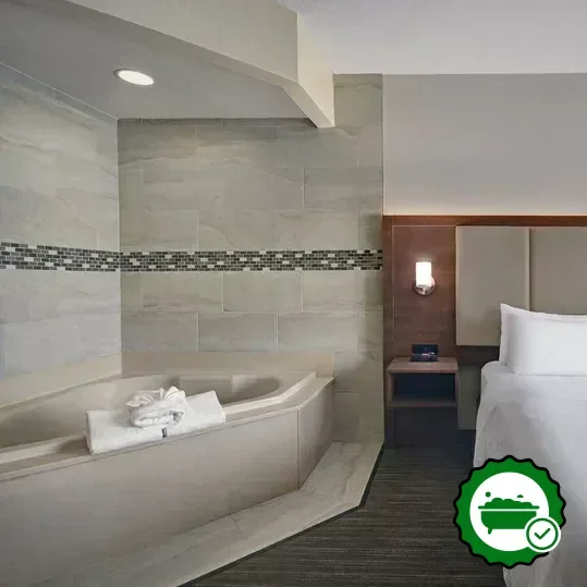 Hotels with jacuzzi in room in Marshall