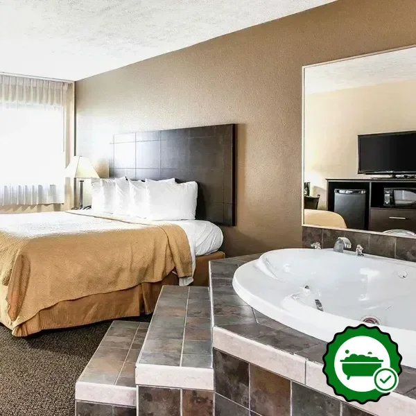 Hotels with jacuzzi in room in Mattoon