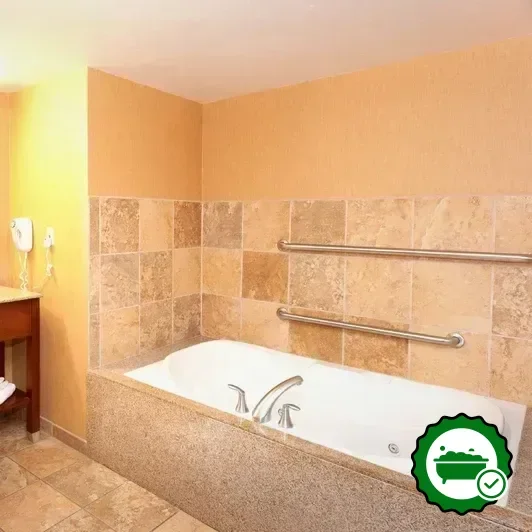 Hotels with jacuzzi in room in Mccomb