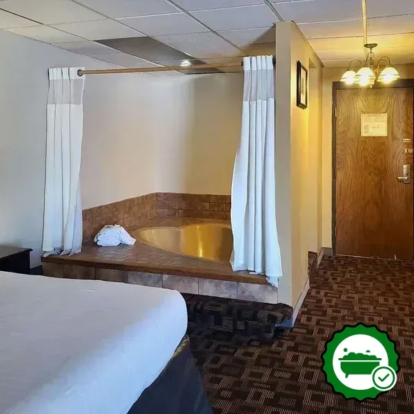 Hotels with jacuzzi in room in Mcpherson