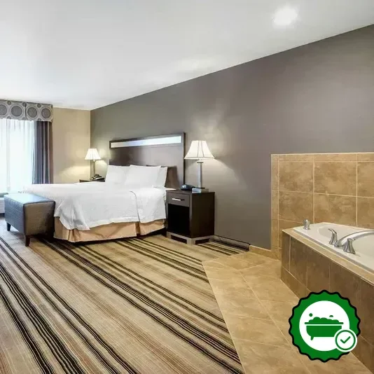 Hotels with jacuzzi in room in Meadville