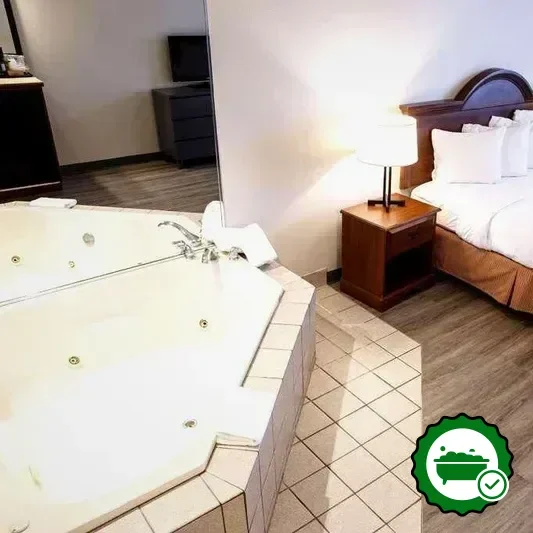 Hotels with jacuzzi in room in Mechanicsburg