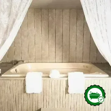 Hotels with jacuzzi in room in Mendon