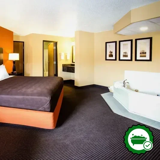Hotels with jacuzzi in room in Menomonie