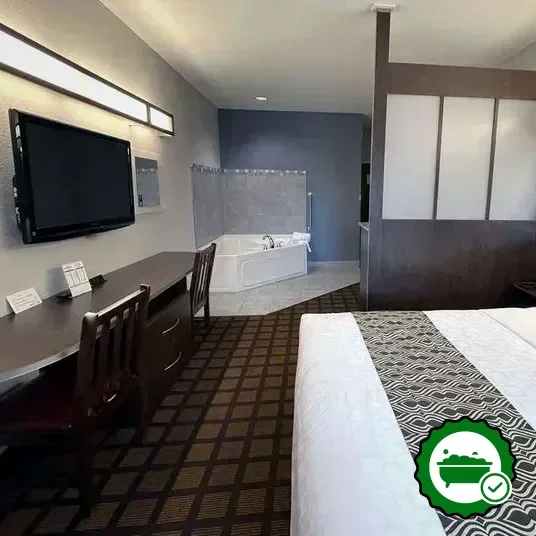 Hotels with jacuzzi in room in Michigan City