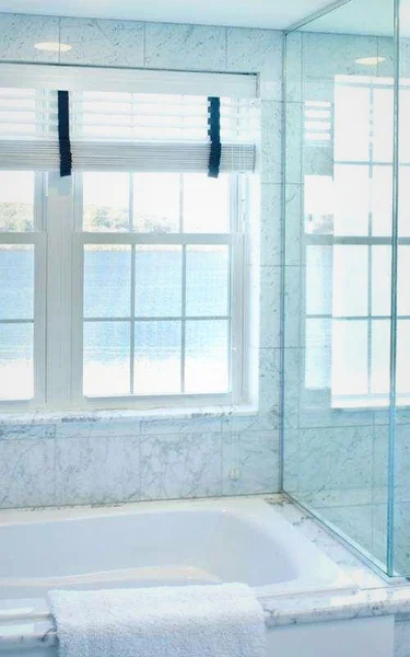 Hotels with jacuzzi in room in Middletown