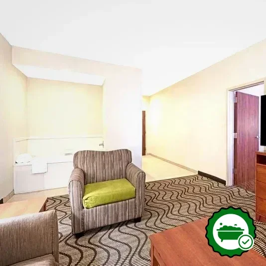 Hotels with jacuzzi in room in Midwest City