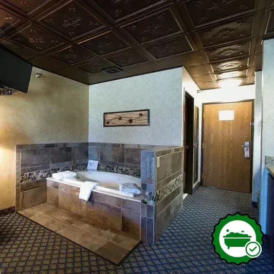 Hotels with jacuzzi in room in Miles City