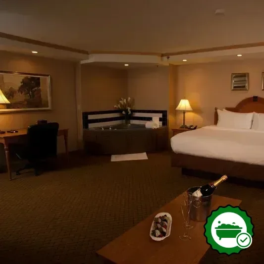 Hotels with jacuzzi in room in Milwaukee