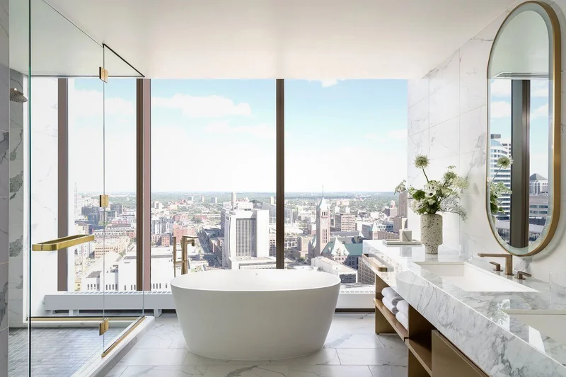 Hotels with jacuzzi in room in Minneapolis