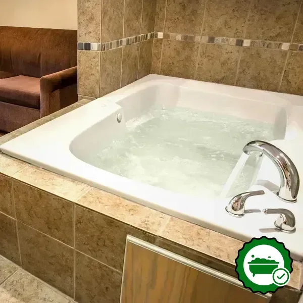 Hotels with jacuzzi in room in Monaca