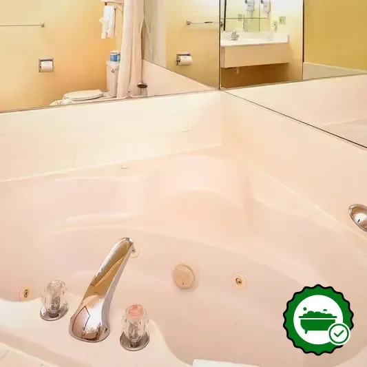 Hotels with jacuzzi in room in Monroe