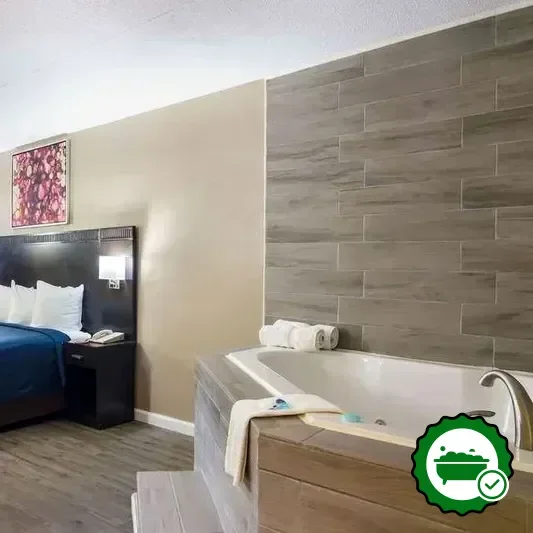 Hotels with jacuzzi in room in Monroeville