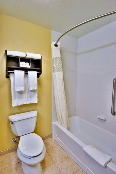 Hotels with jacuzzi in room in Moreno Valley