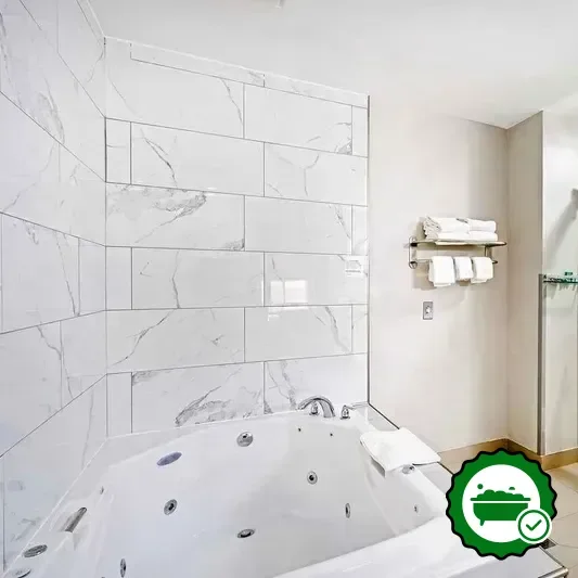 Hotels with jacuzzi in room in Morton