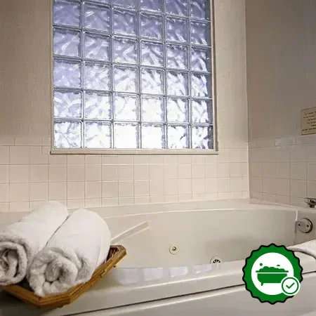 Hotels with jacuzzi in room in Mount Gilead