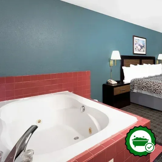 Hotels with jacuzzi in room in Neenah
