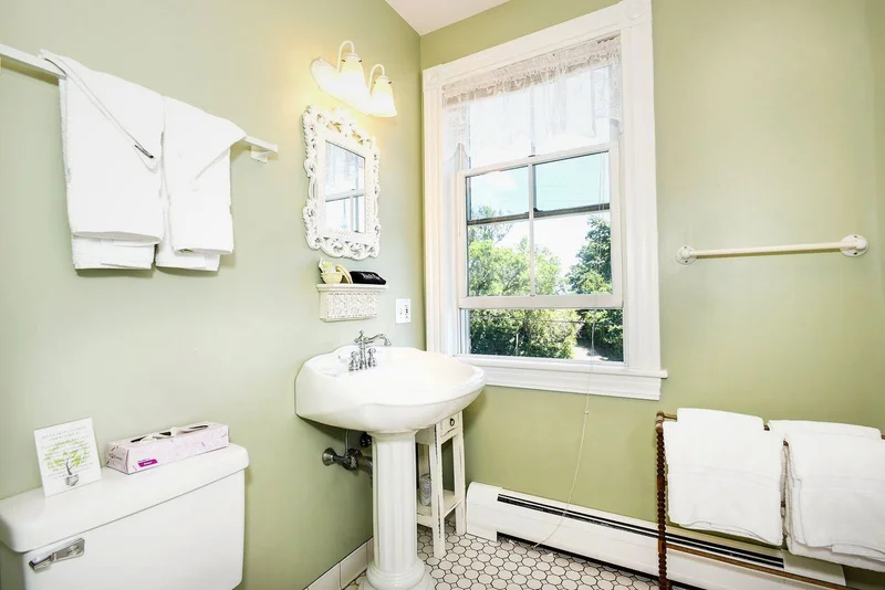 Hotels with jacuzzi in room in New Shoreham