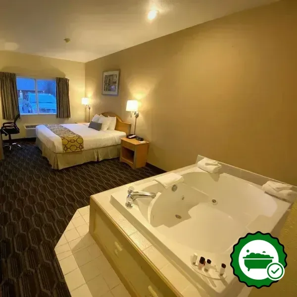Hotels with jacuzzi in room in Noblesville