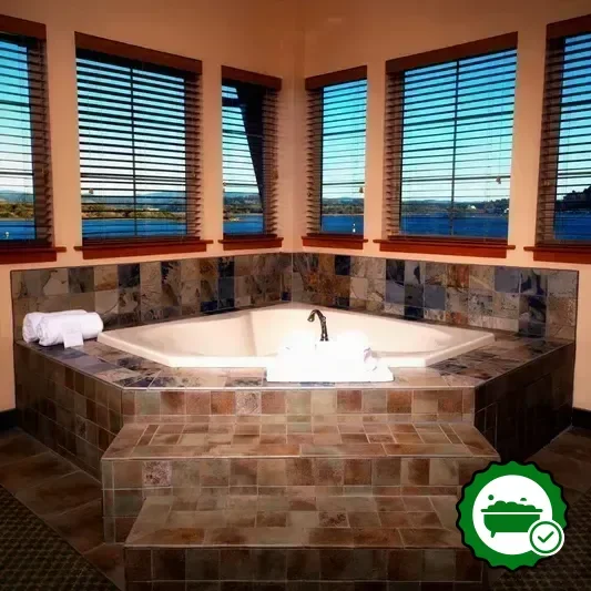 Hotels with jacuzzi in room in North Bend
