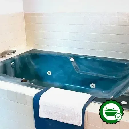 Hotels with jacuzzi in room in Oak Grove