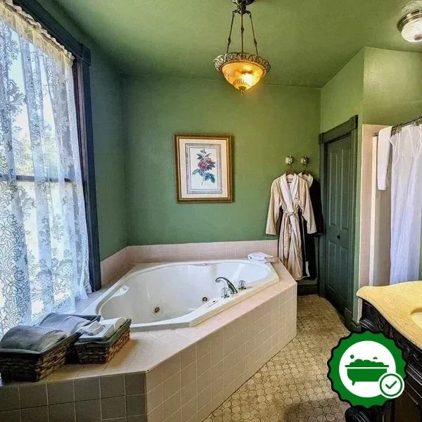 Hotels with jacuzzi in room in Olympia