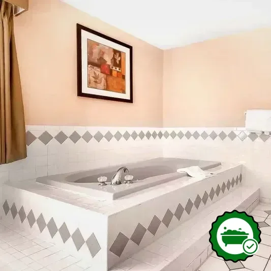 Hotels with jacuzzi in room in Owasso