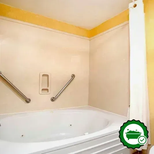 Hotels with jacuzzi in room in Pelham