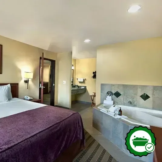Hotels with jacuzzi in room in Pendleton