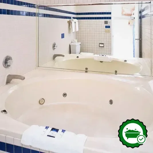 Hotels with jacuzzi in room in Plattsburgh