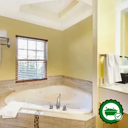 Hotels with jacuzzi in room in Plymouth