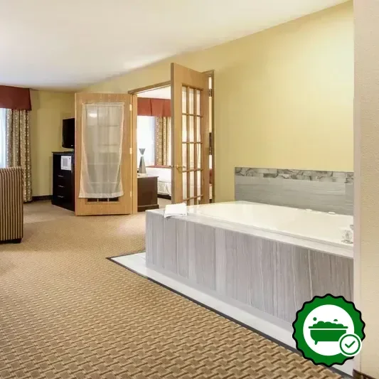 Hotels with jacuzzi in room in Portage