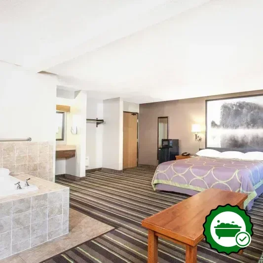 Hotels with jacuzzi in room in Pounding Mill