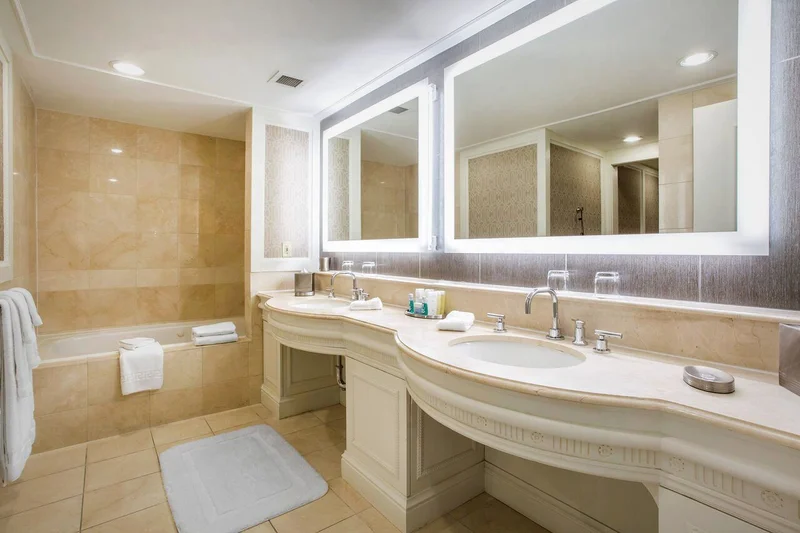 Hotels with jacuzzi in room in Providence