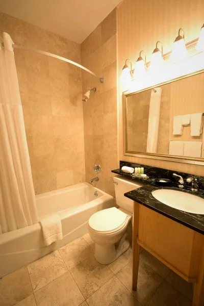 Hotels with jacuzzi in room in Queens