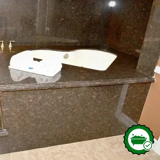 Hotels with jacuzzi in room in Riverside